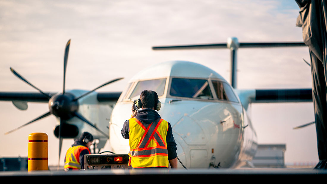 Aircraft Dispatcher Role, Duties and Pay Guide